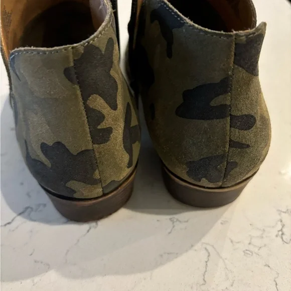 Lucky brand camo print booties - Picture 4 of 6